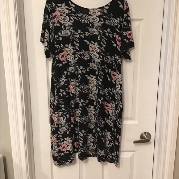 Plus Size IB Diffusion Dress - Picture 2 of 4